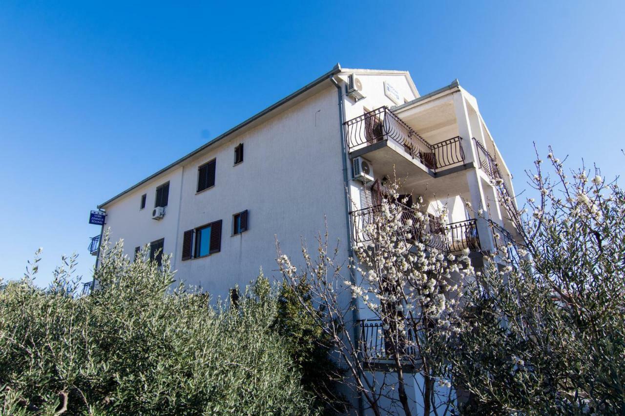 Apartments Jozic Seget Vranjica Eksteriør billede