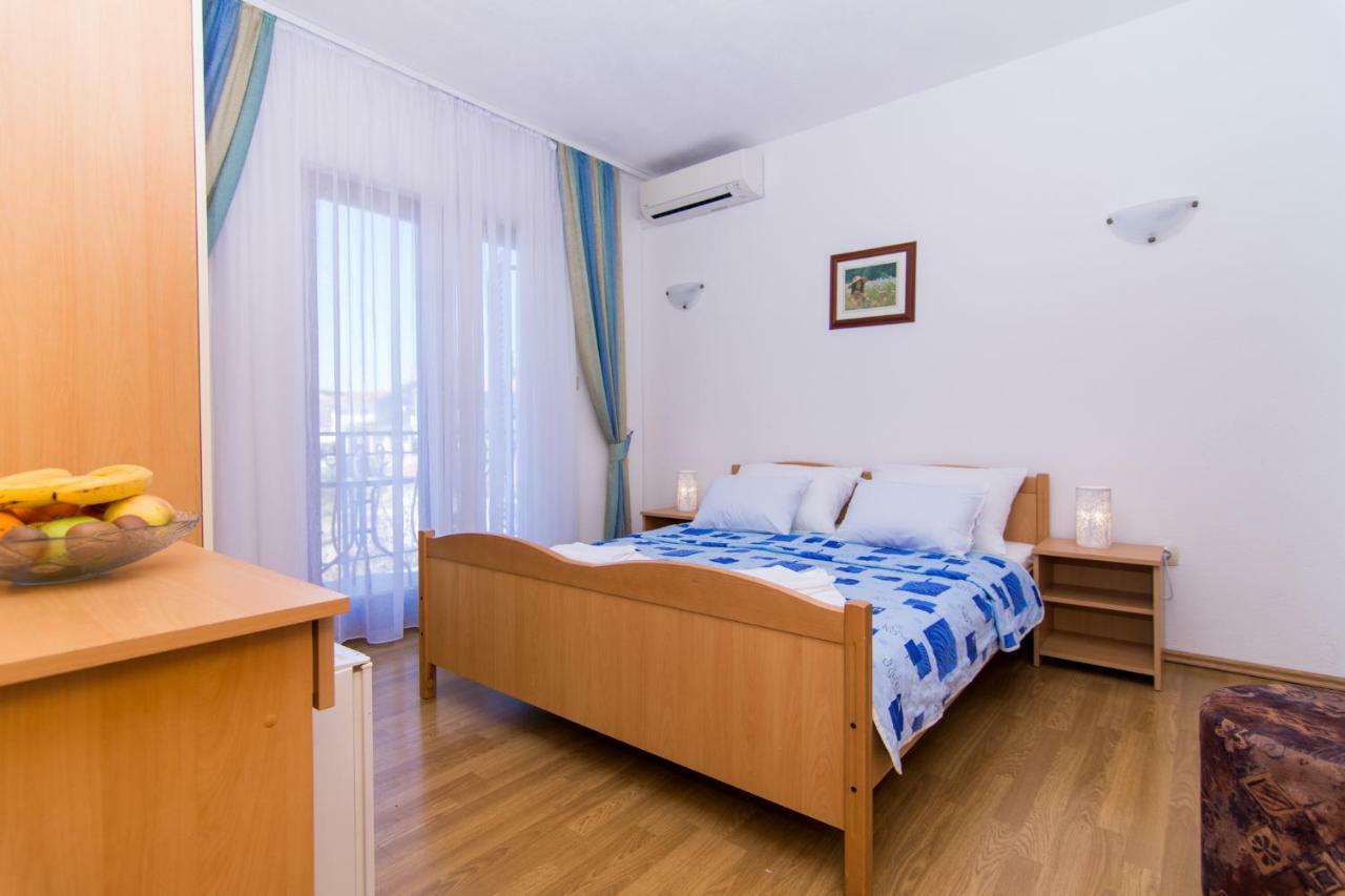 Apartments Jozic Seget Vranjica Eksteriør billede